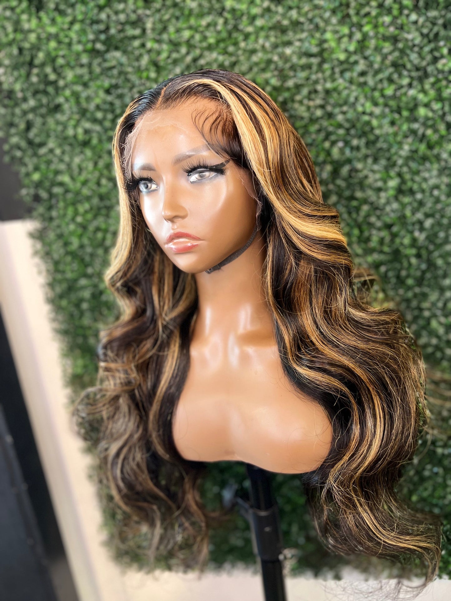 24” 13x4 HD Bodywave Frontal Highlight Unit